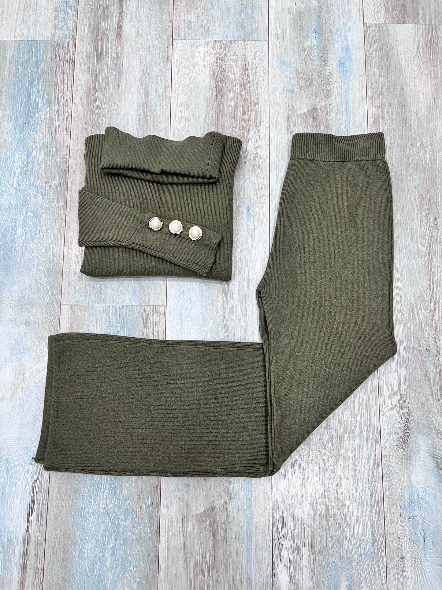 Completo invernale donna - Lanetta premium 65% Viscosa 35% Nylon - colore  verde