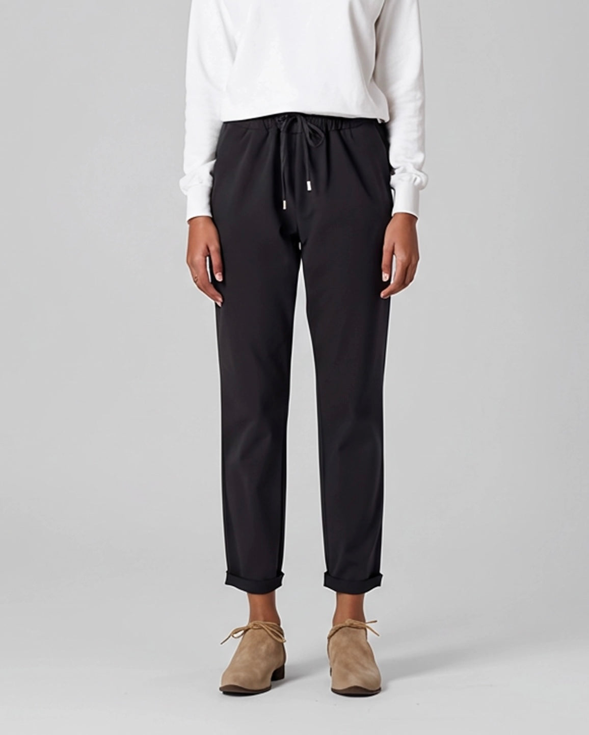 Pantalone donna Punto Milano Made in Italy - Vista frontale - colore nero - indossato da modella
