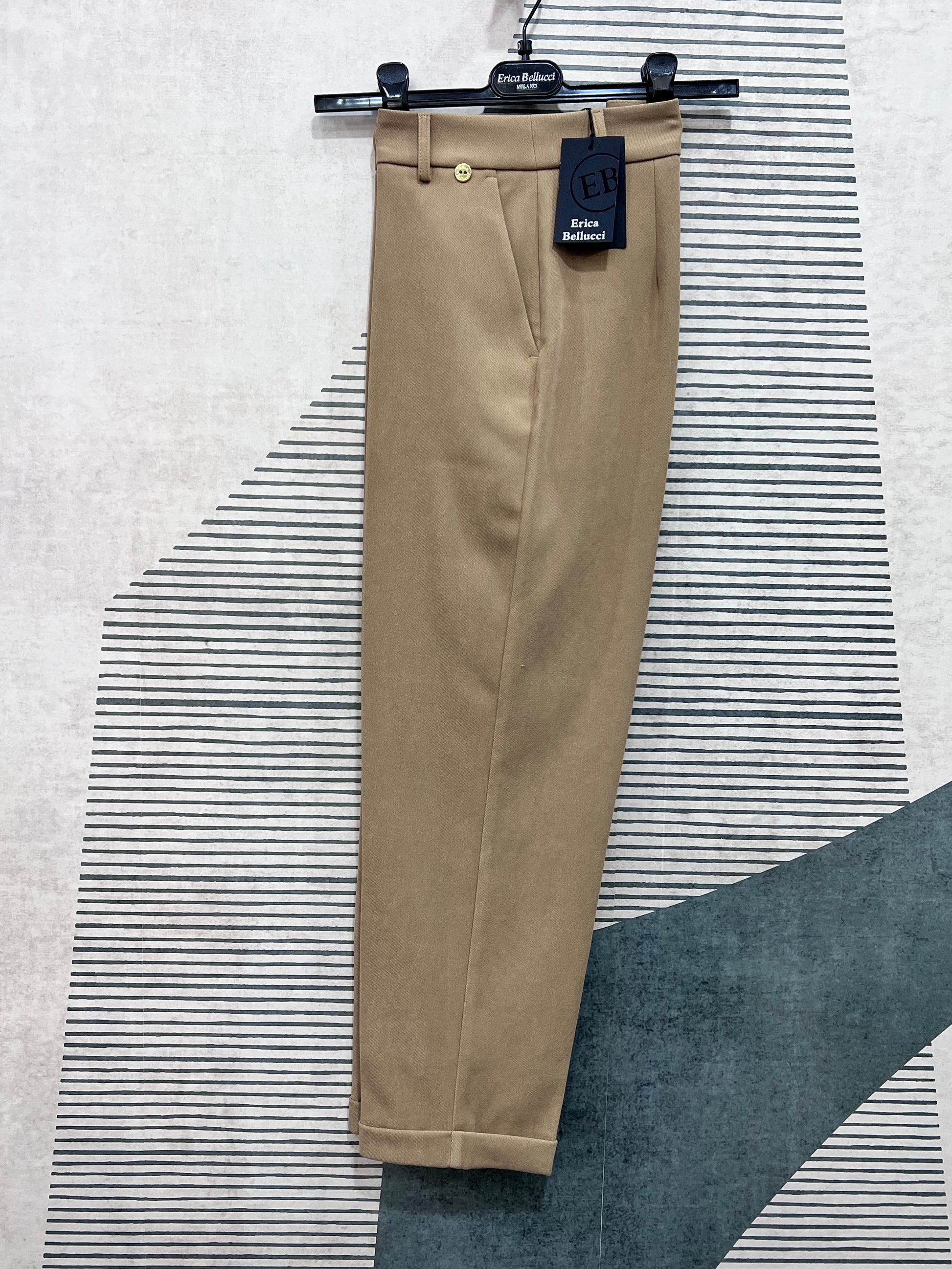 Pantalone donna elegante a sigaretta con risvolto -colore camel -  qualità Made in Italy autunno inverno
