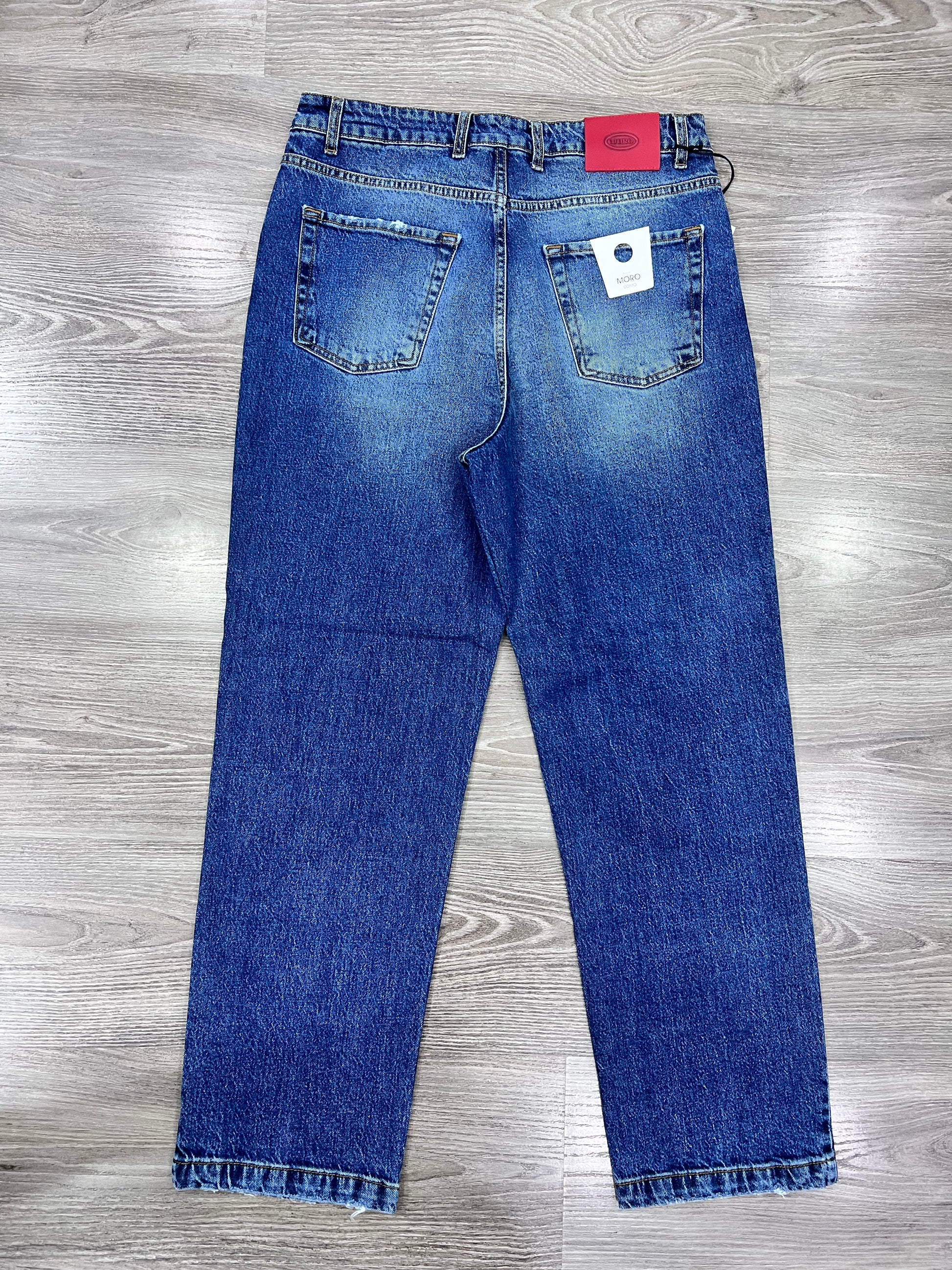 Jeans uomo wide leg sabbiato - dettaglio orlo e lunghezza gamba
