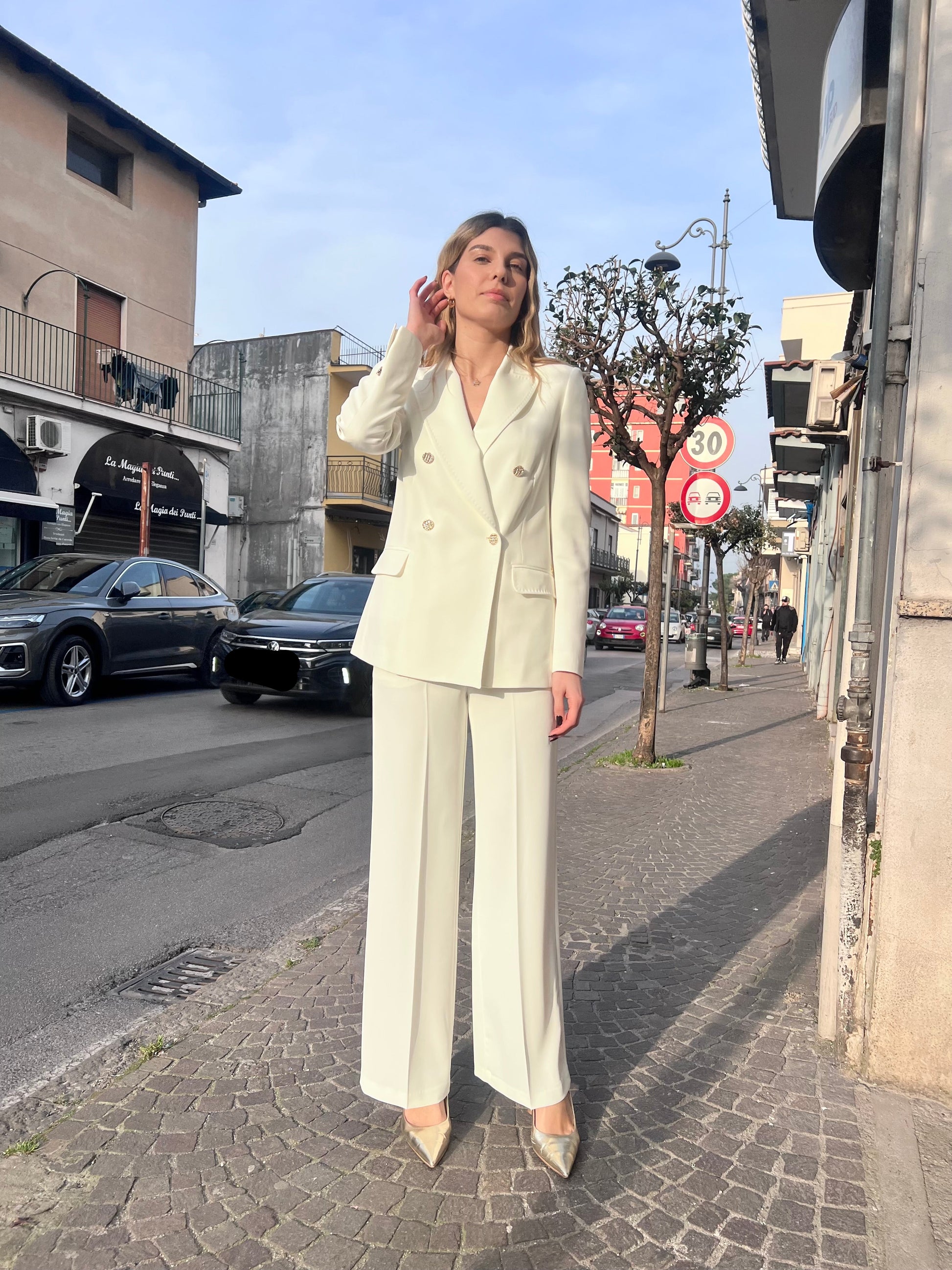 Look completo tailleur donna Gadì 576 bianco brillante - outfit elegante cerimonia estiva donna luxury