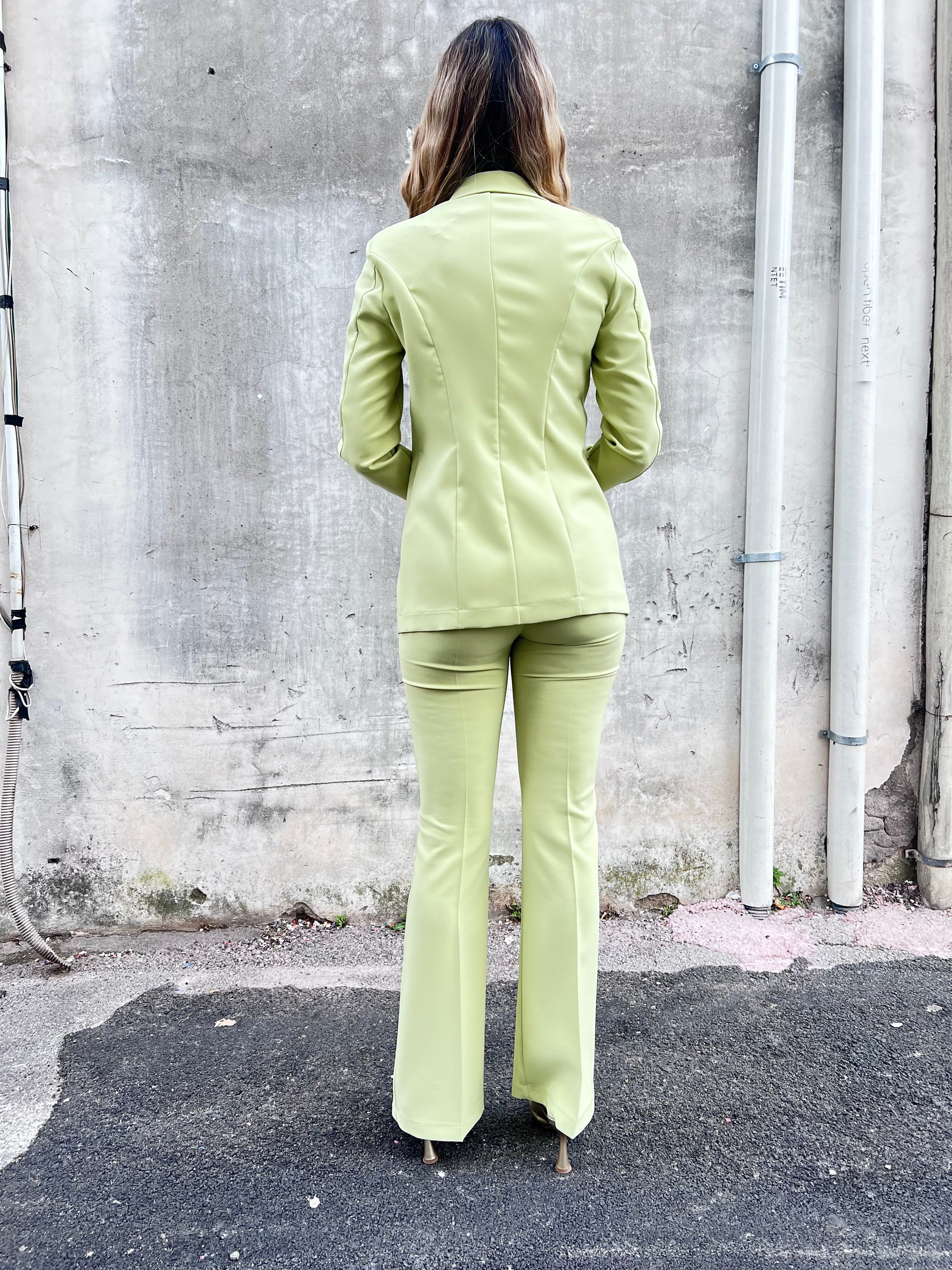 Retro tailleur donna 580 verde - dettaglio vestibilità avvitata made in Italy
