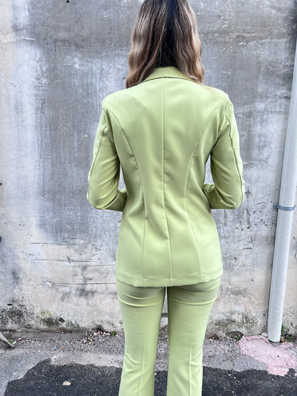 Dettaglio vestibilità avvitata blazer tailleur donna 580 verde - taglio sartoriale femminile