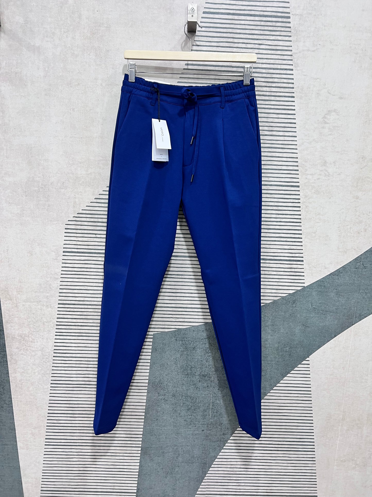 pantalone Uomo punto milano colore blu chiaro - vista e-commerce sfondo neutro.