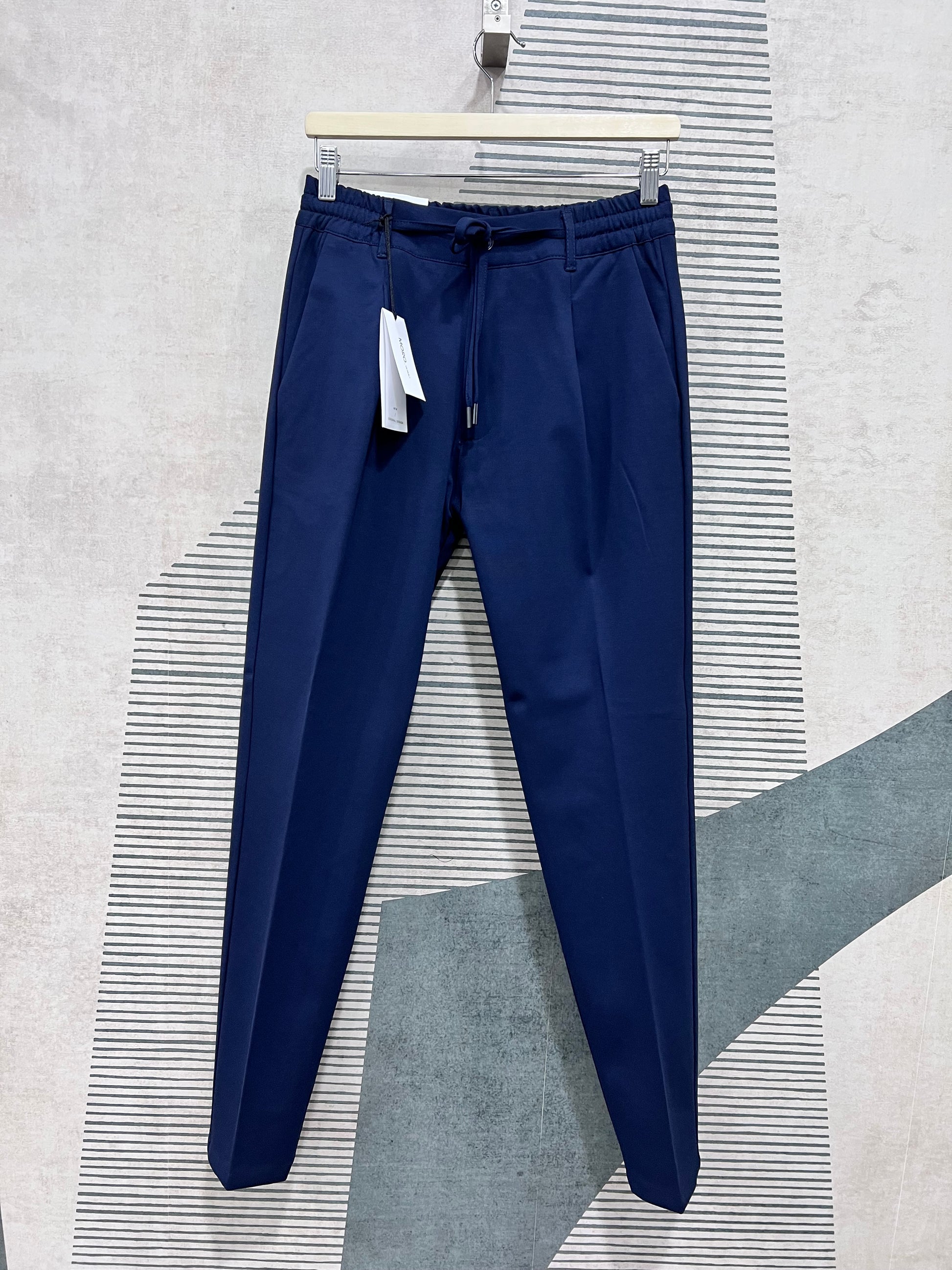 pantalone Uomo punto milano colore blu scuro - vista e-commerce sfondo neutro.