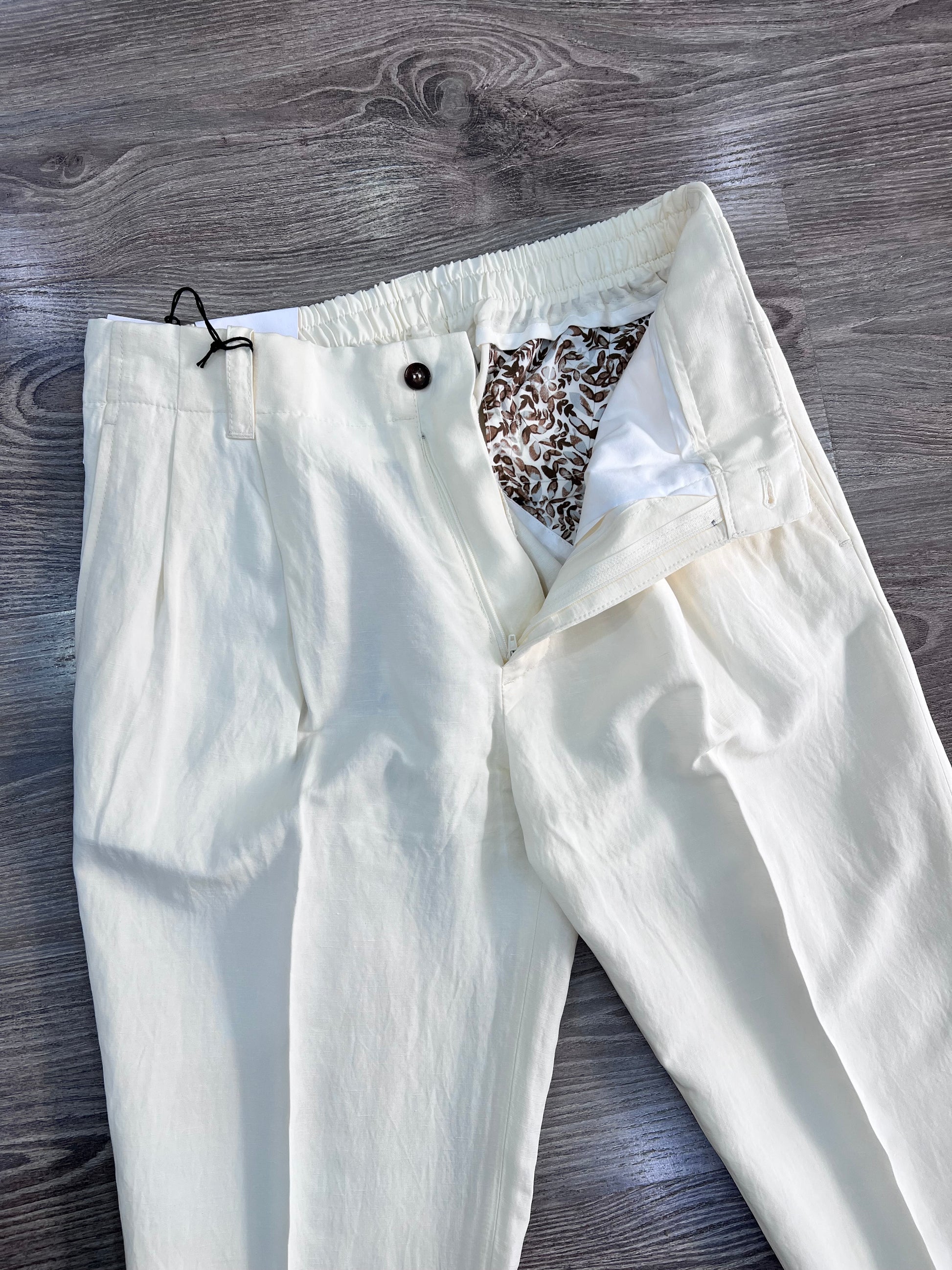 Pantalone sartoriale uomo ME82 Frarò – Dettaglio tessuto Tencel e Lino, manifattura Made in Italy
