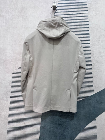 Dettaglio Giacca in punto Milano dell' abito Uomo MEG beige - vista posteriore.