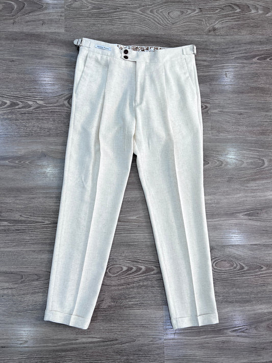 Dettaglio tessuto lino viscosa poliestere colore panna micro punti safari, pantalone uomo MES Frarò

