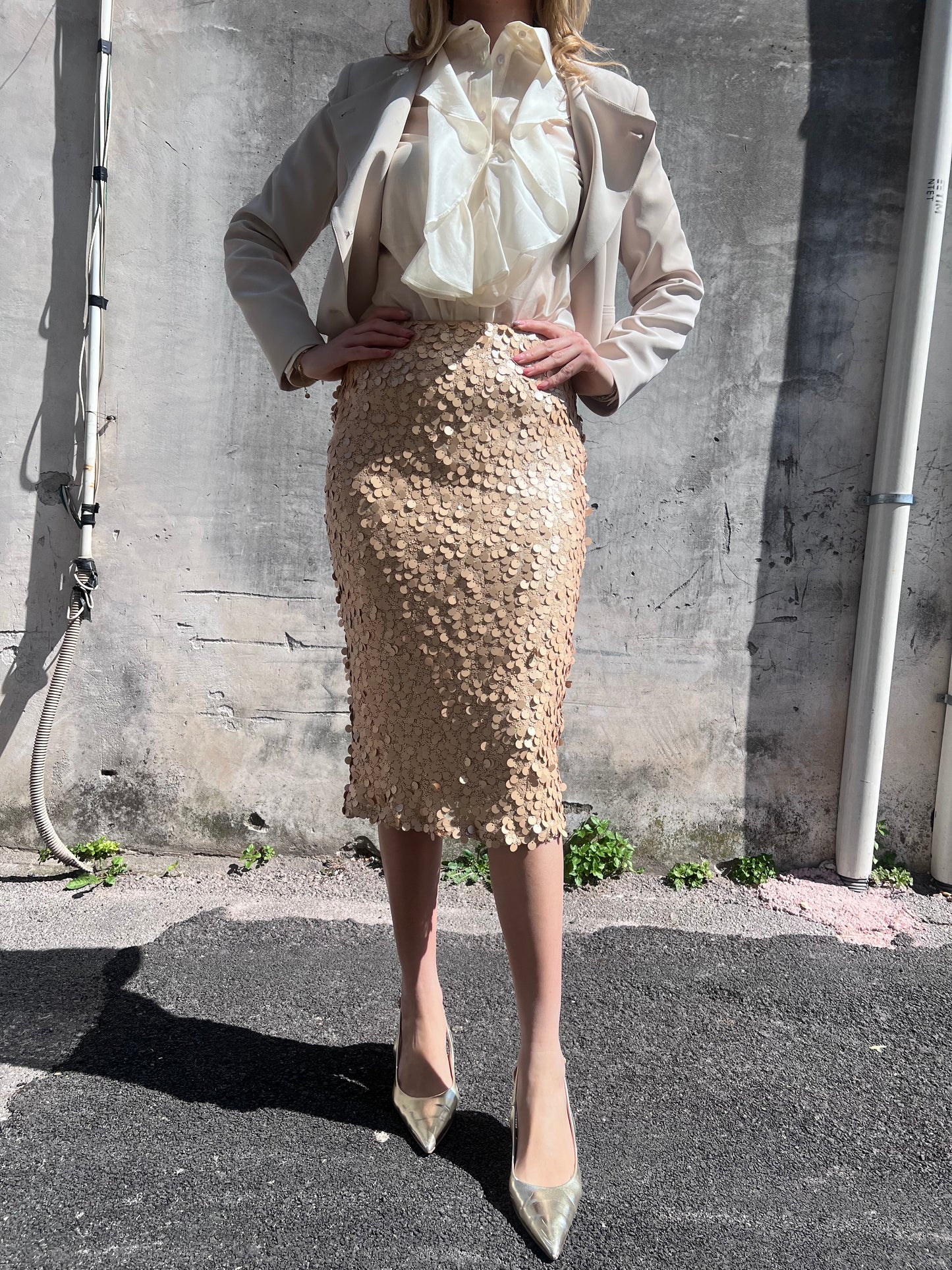 Gonna midi lustrini donna 361 oro – vista frontale, vita alta, tessuto elastico foderato, Luxury Collection Erica Bellucci SS26
