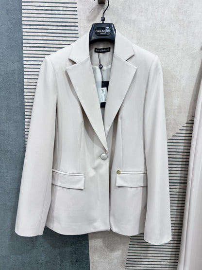 dettaglio giacca del Tailleur donna 594 Burro 