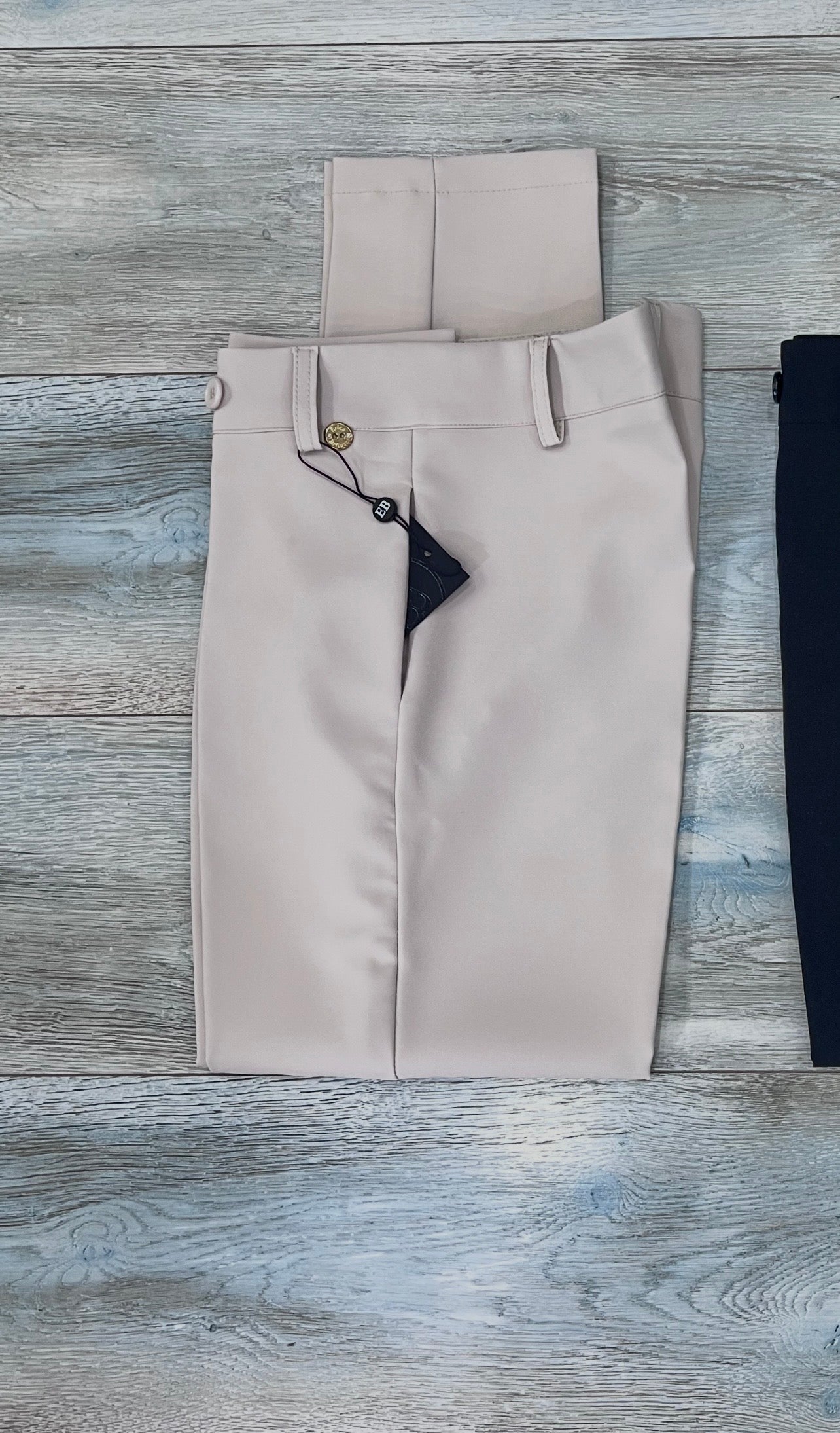 Pantalone capri donna vita alta colore burro con tasche a filo – Made in Italy Erica Bellucci
