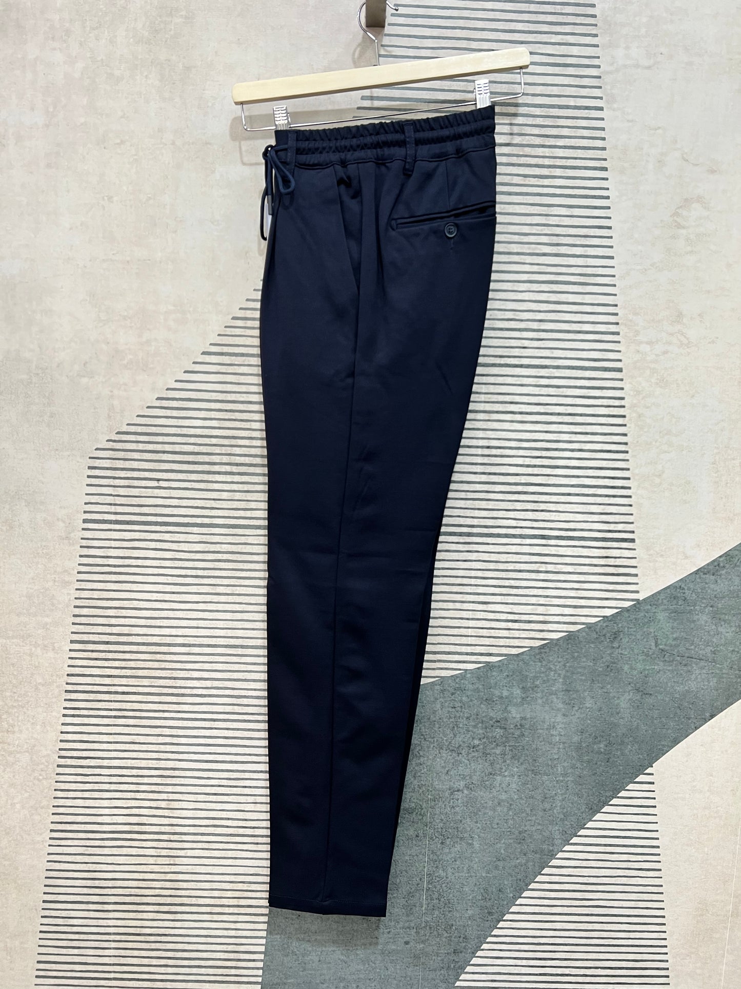 "Pantalone uomo Moro tessuto punto Milano blu - qualità sartoriale italiana"