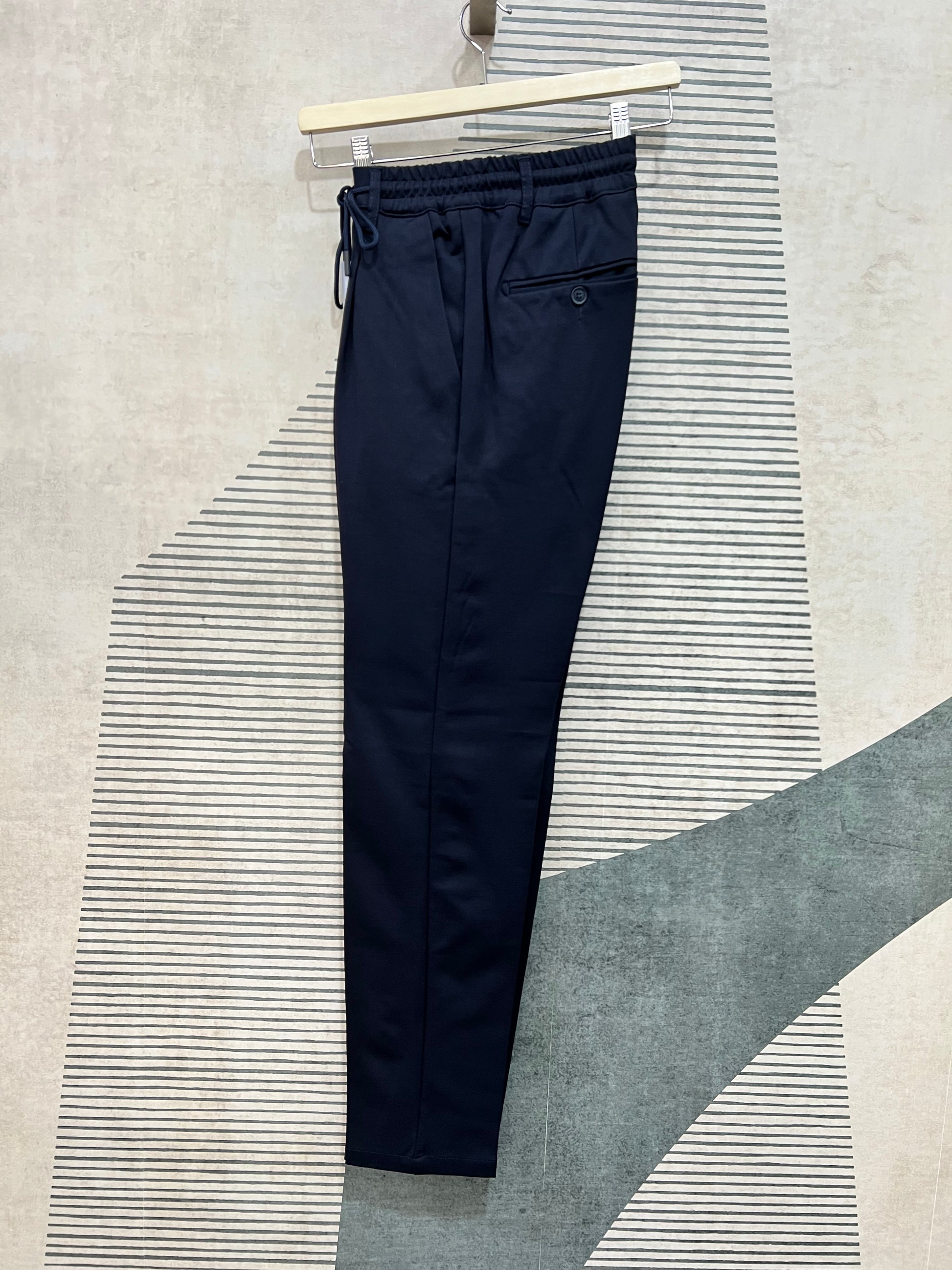"Pantalone uomo Moro tessuto punto Milano blu - qualità sartoriale italiana"