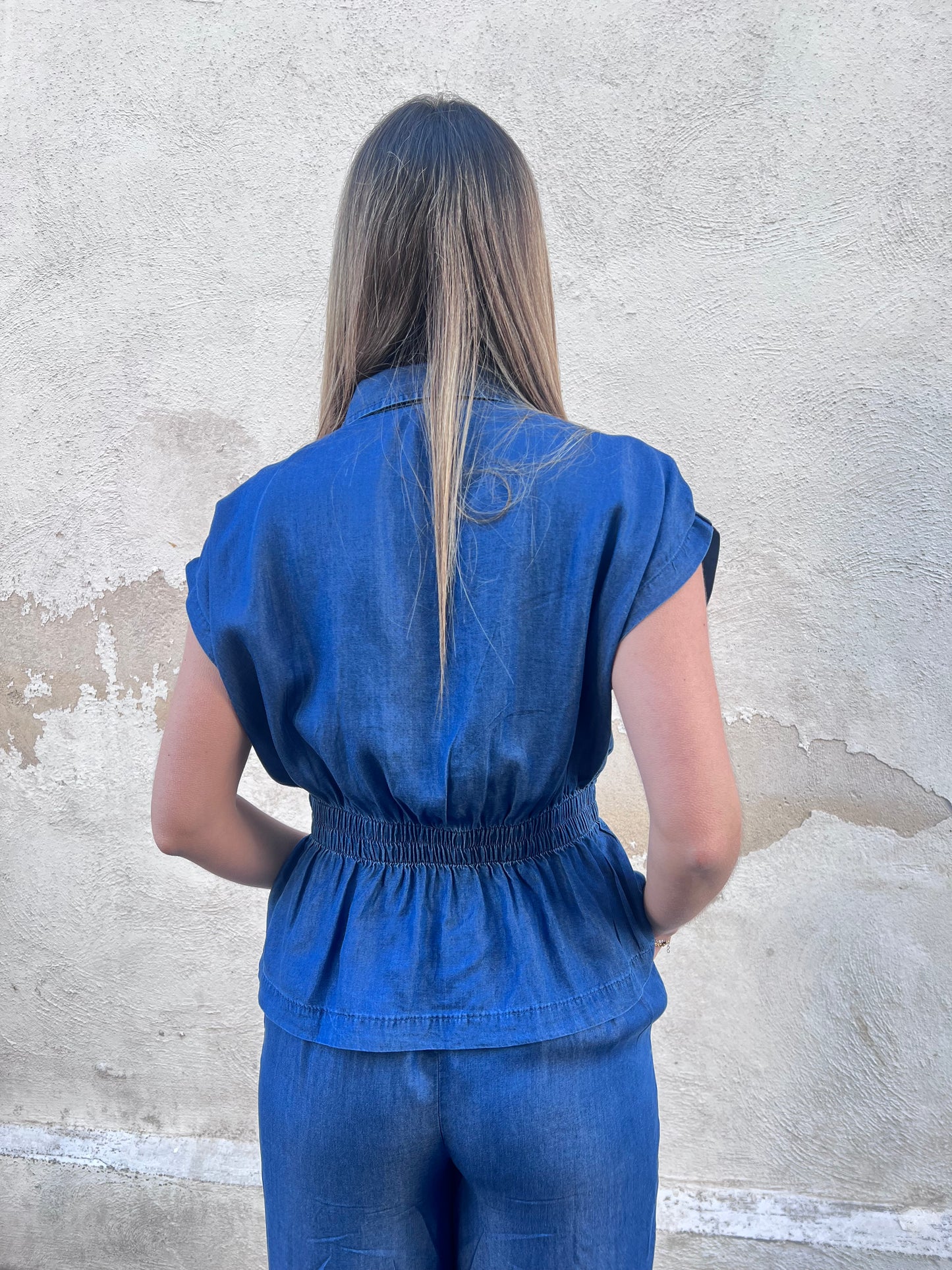 Coord set donna Lence Blu - dettaglio camicia del completo, vista posteriore