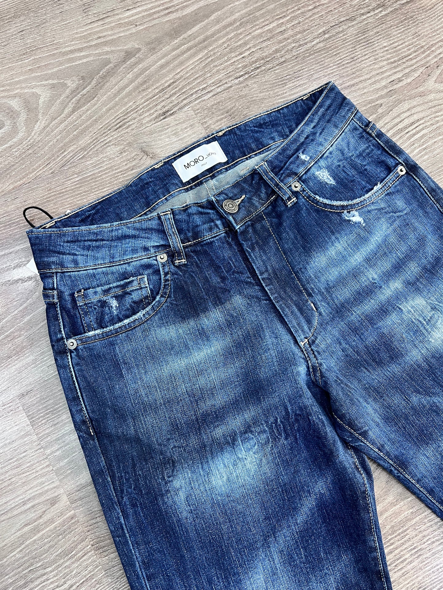 Jeans uomo slim fit elasticizzati  – dettaglio vita e tasche frontali – Made in Italy Frarò