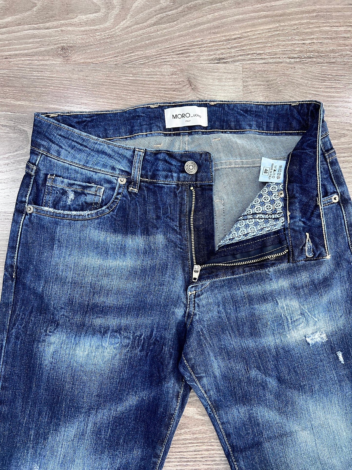Jeans uomo slim fit Made in Italy – dettaglio tessuto elasticizzato e finitura – Frarò
