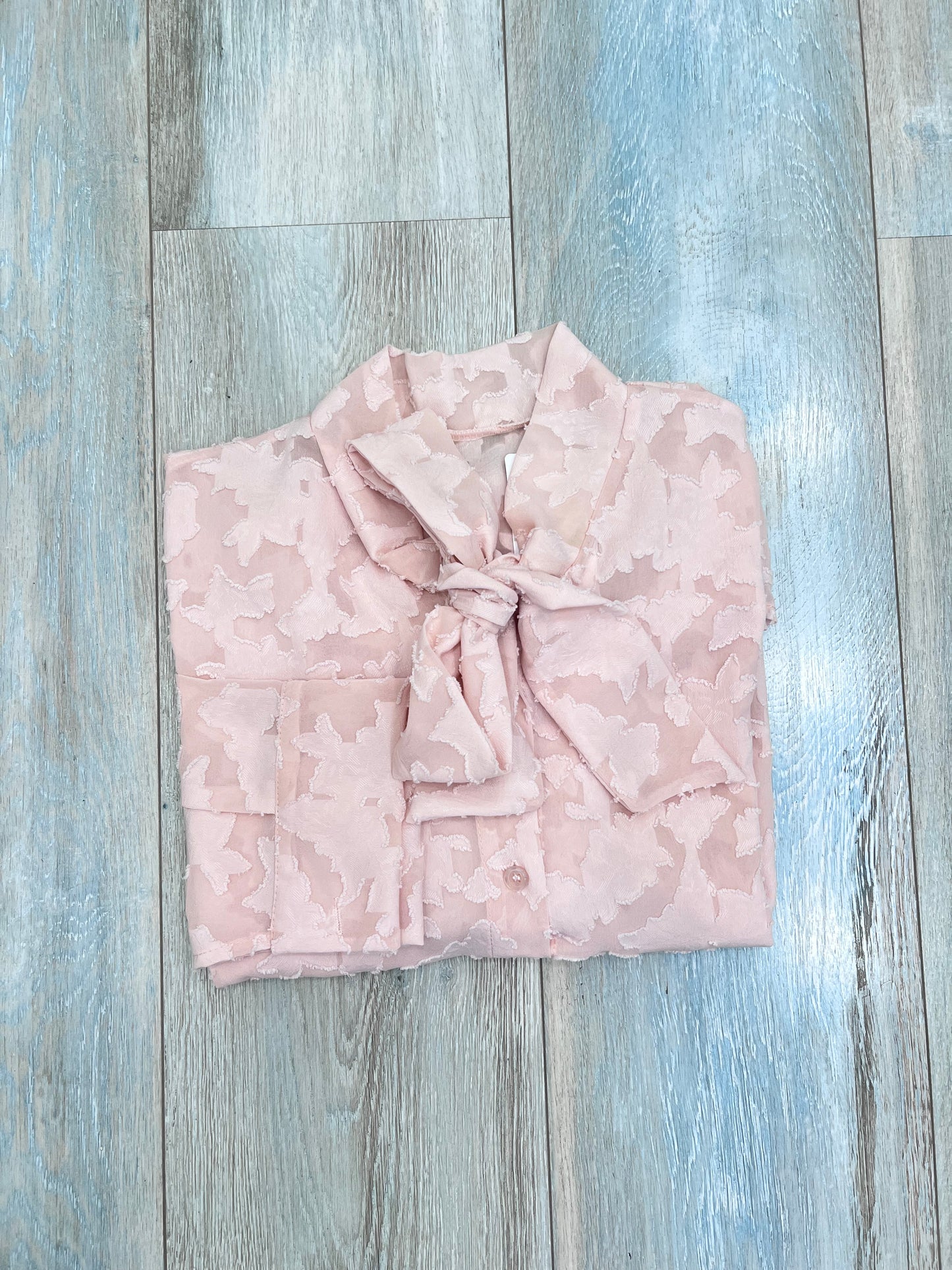 Camicia donna mod. Charlotte colore Rosa – Apertura bottoni frontale, vestibilità taglia unica – Frarò
