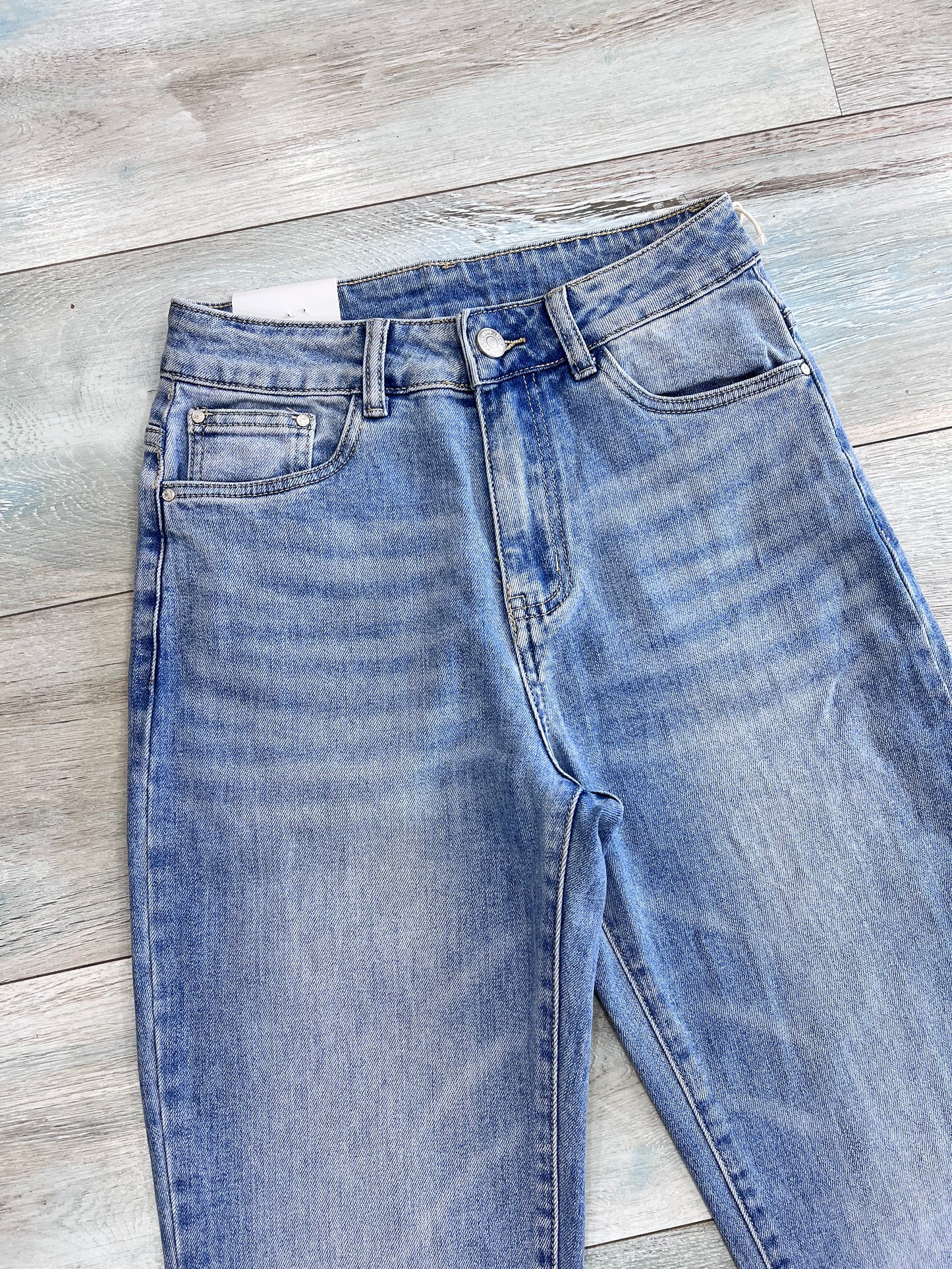 Dettaglio vita alta jeans mom fit donna denim sabbiato elasticizzato – Frarò
