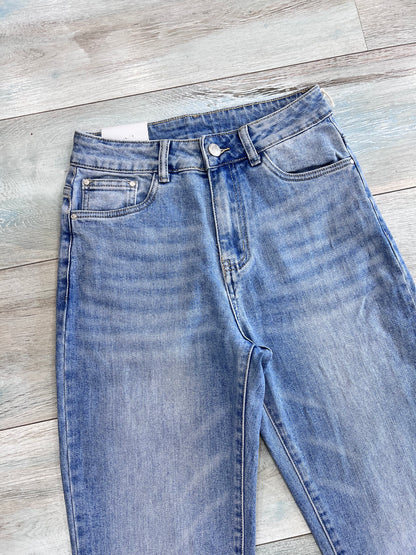 Dettaglio vita alta jeans mom fit donna denim sabbiato elasticizzato – Frarò
