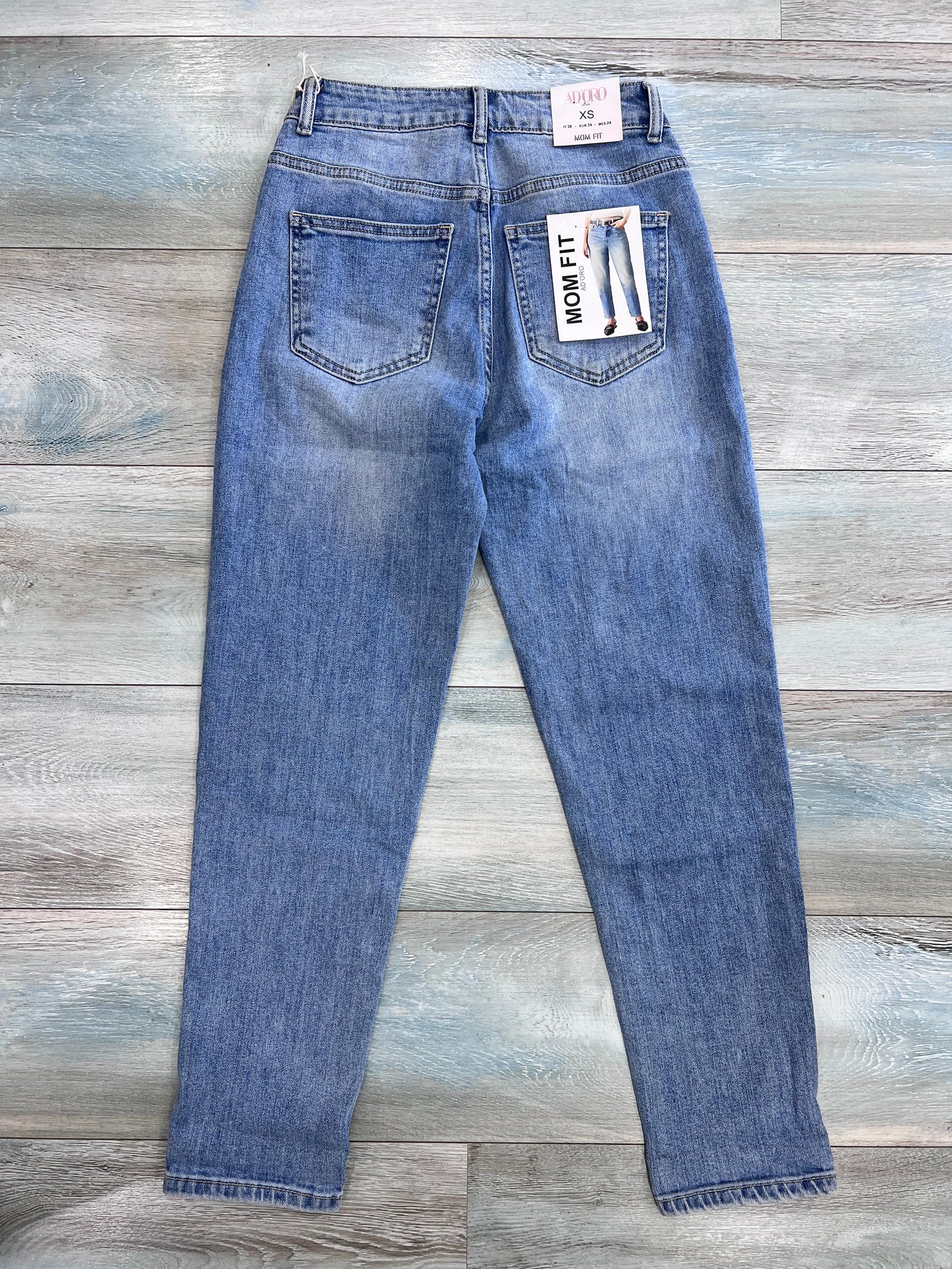 Jeans mom fit donna vista posteriore lavaggio sabbiato estate – Frarò
