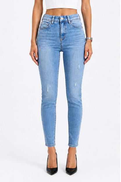 Jeans skinny curvy vita alta donna denim elasticizzato con rotture - indossato da modella vista frontale – Frarò Shop
