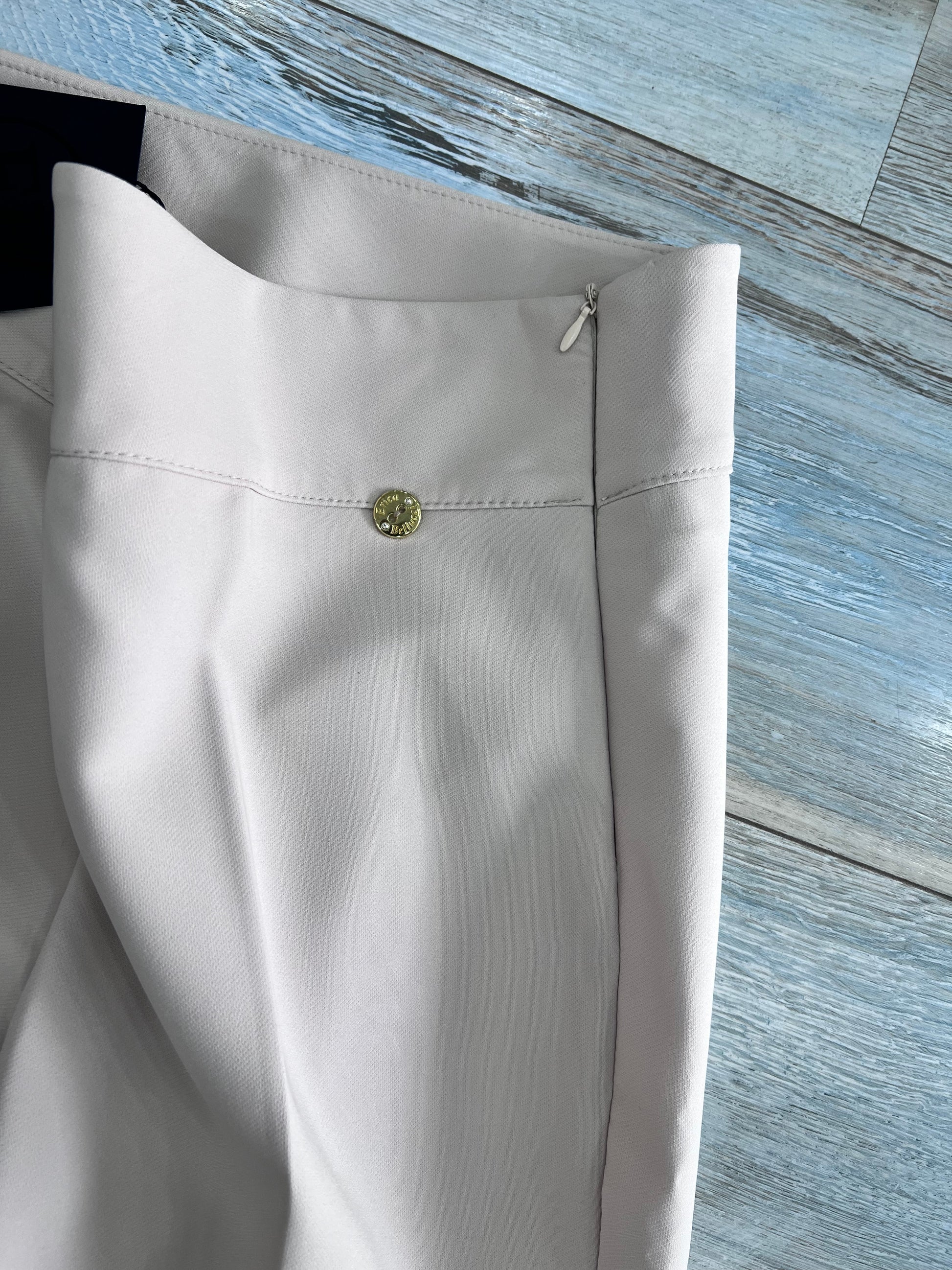 Pantalone bustino vita alta donna colore burro slim fit - dettaglio chiusura con zip laterale - Made in Italy – Frarò
