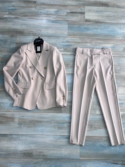 Tailleur 589 Burro – giacca sartoriale e pantaloni capri donna, colore burro, vista frontale