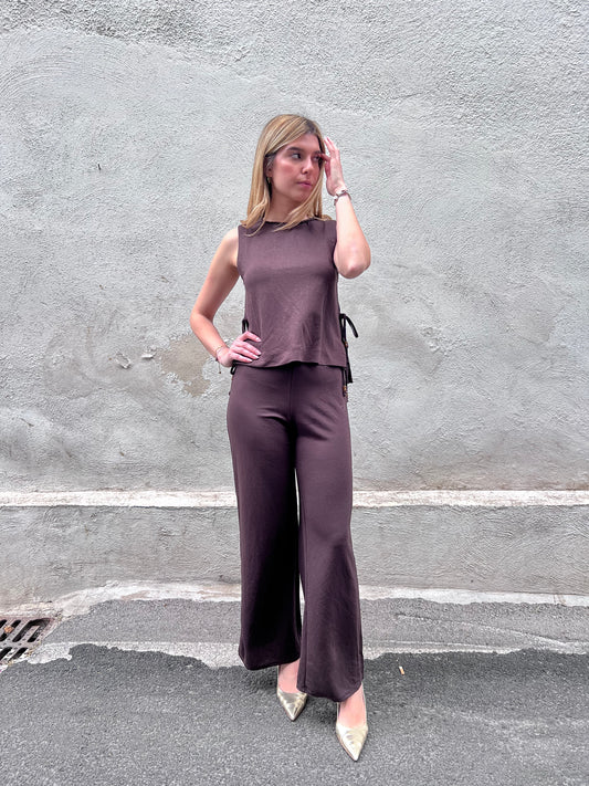 Coordinato donna Bresha cioccolato – top senza maniche con laccetti e perline e pantalone palazzo, vista frontale, Frarò Shop
