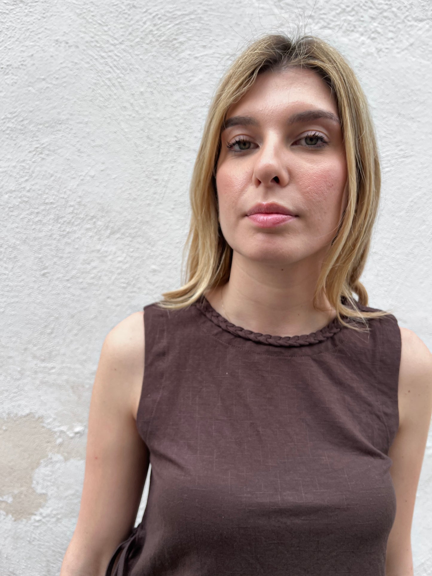 Coordinato donna Bresha – vista cordino al collo del top , tessuto viscosa morbido e fluido, Frarò Shop
