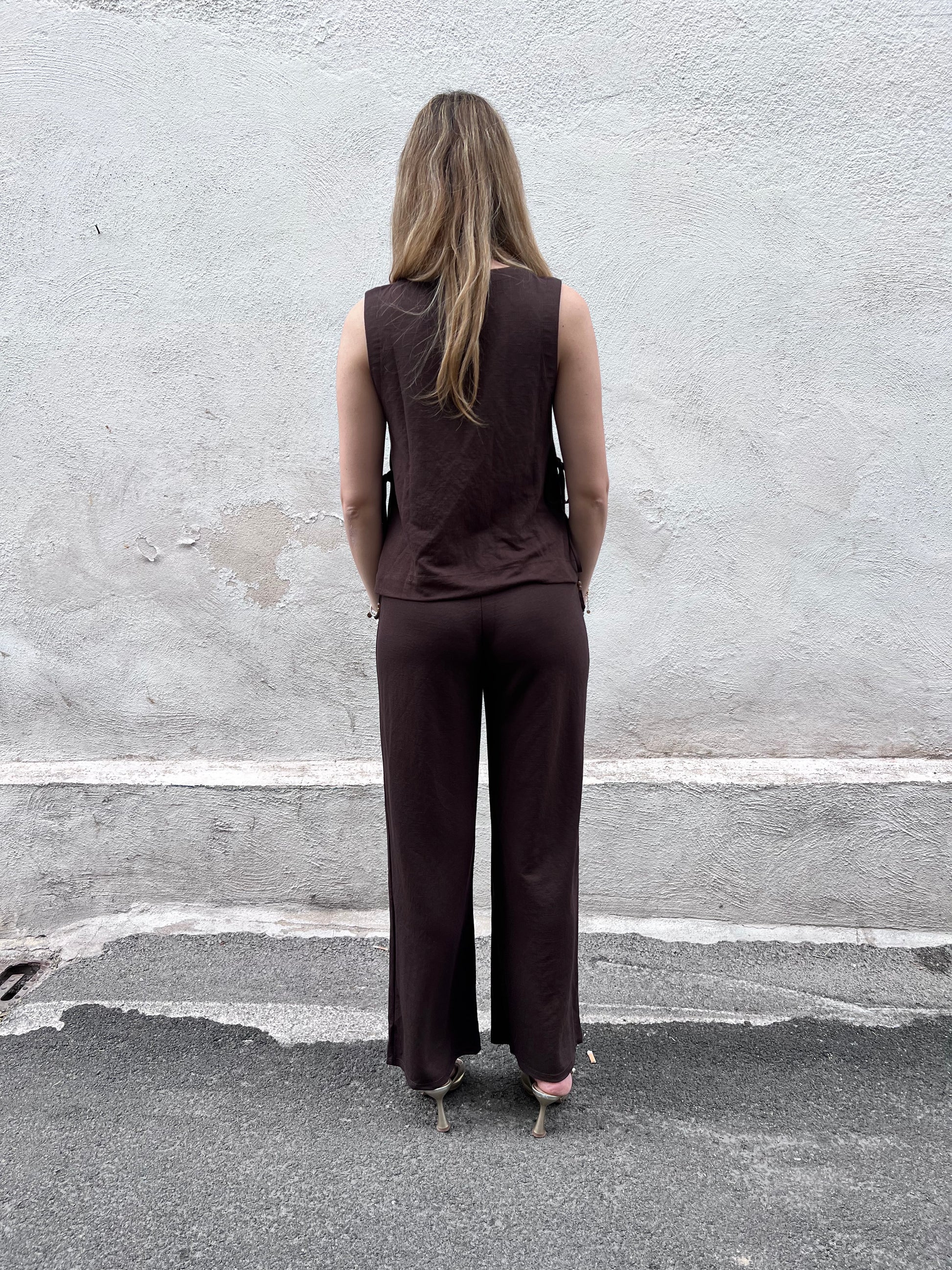 Coordinato donna Bresha cioccolato – pantalone palazzo con elastico sul retro e cordino decorativo sul davanti, Frarò Shop
