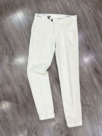 Pantalone uomo velluto panna vista frontale - elegante Made in Italy
