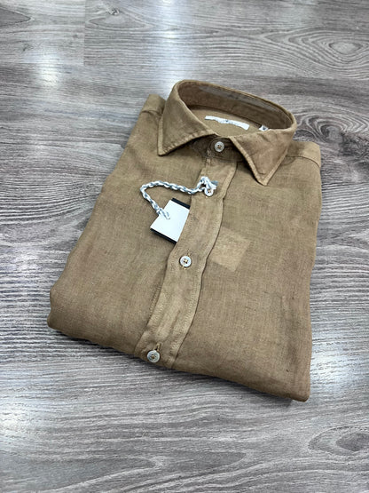 Camicia uomo in puro lino modello Katerina colore bruciato – collo alla francese, vestibilità regular, 100% lino
