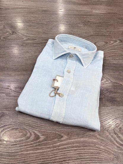 Camicia uomo in puro lino modello Katerina colore celeste – collo alla francese, vestibilità regular, 100% lino
