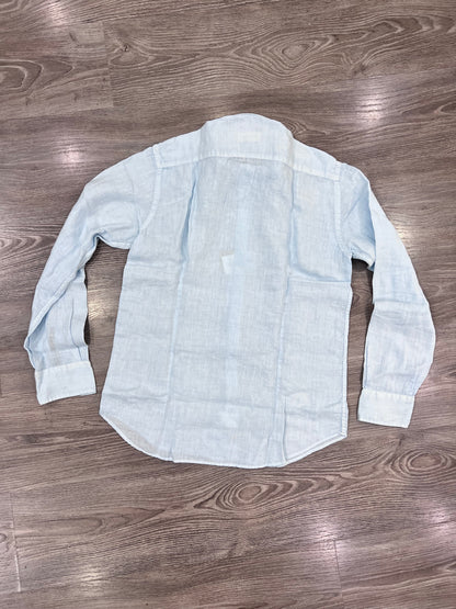 Camicia uomo in puro lino modello Katerina colore celeste – vista posteriore - e -commerce sù sfondo neutro.