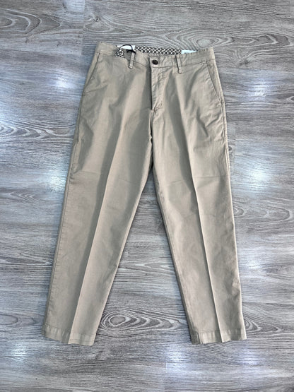 Pantalone uomo 603 colore beige - vista frontale - sù sfondo neutro