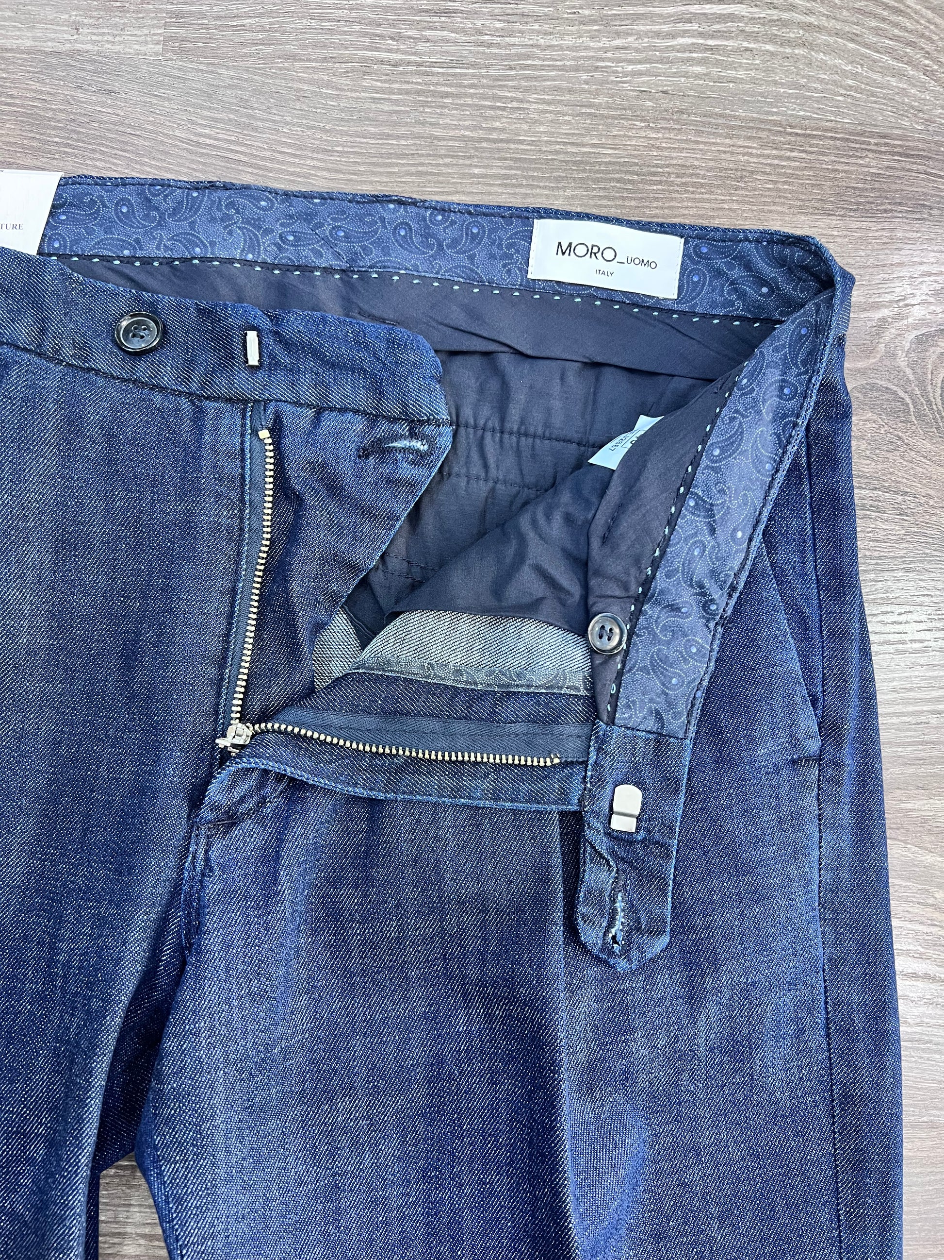 Dettaglio abbottonatura sovrapposta jeans sartoriale uomo 100% cotone – MEJ Frarò