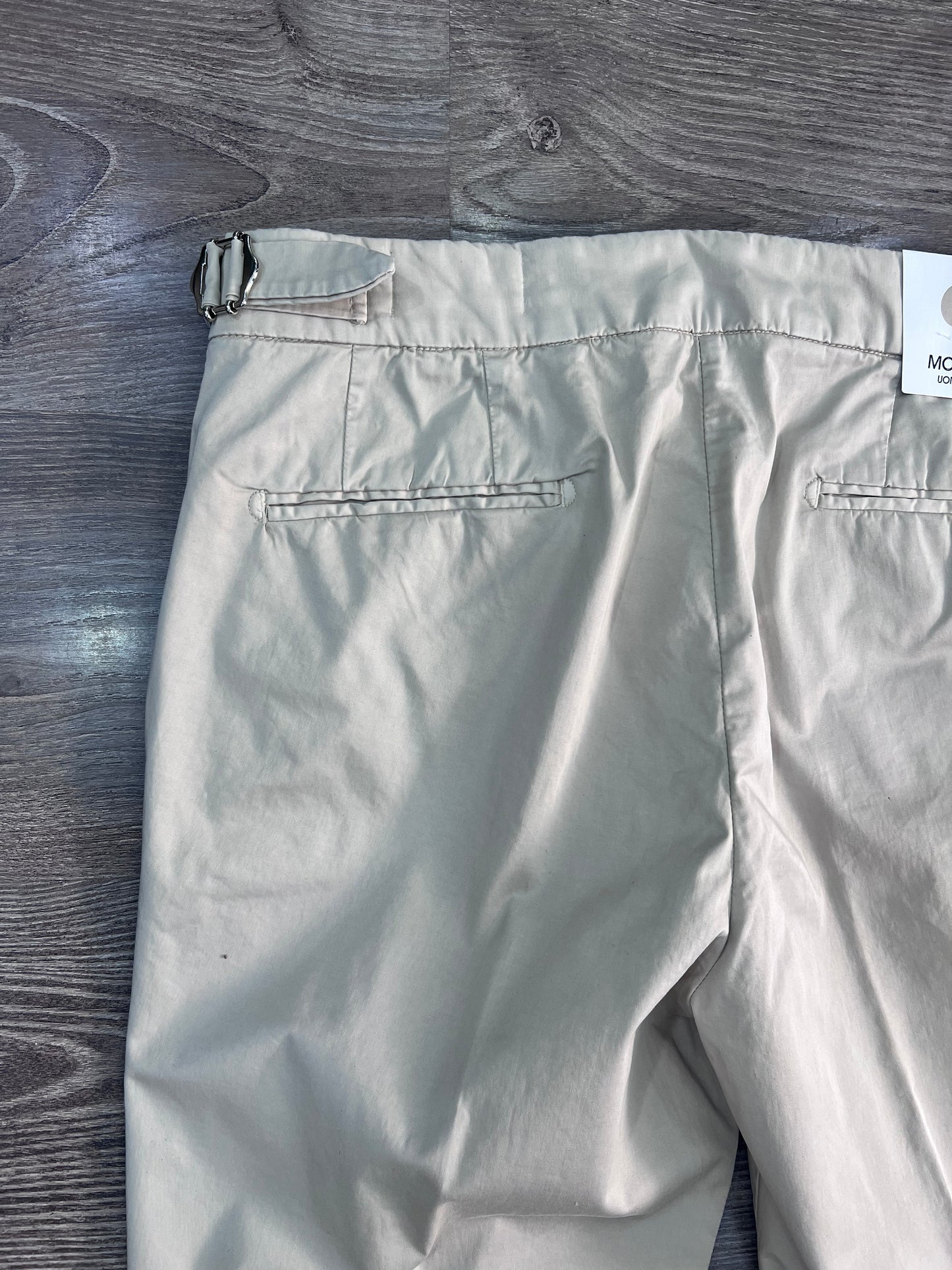 Dettaglio tasche a friso pantalone sartoriale uomo – qualità artigianale italiana MEJ Frarò