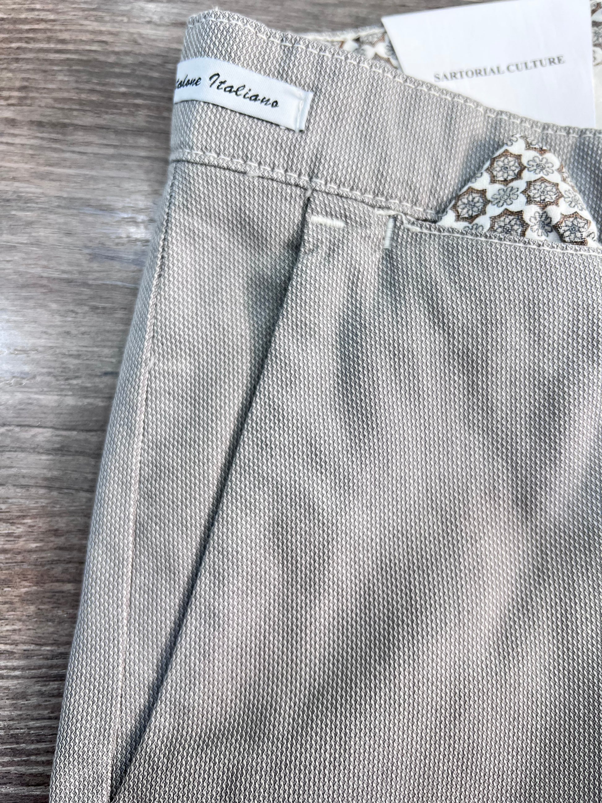 Pantalone uomo tinto in filo perla – dettaglio tasche americane – Frarò