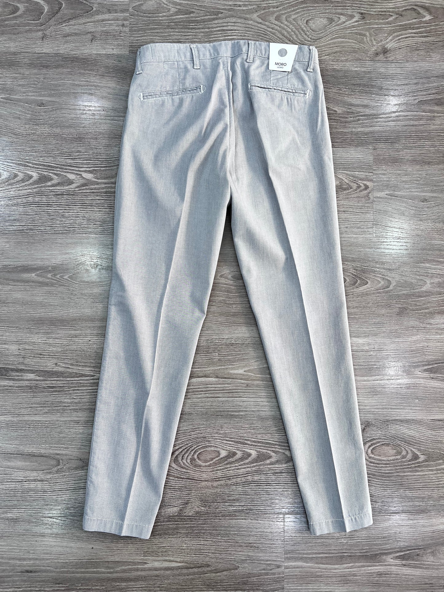 Pantalone uomo perla Made in Italy – vista posteriore – collezione estiva Frarò