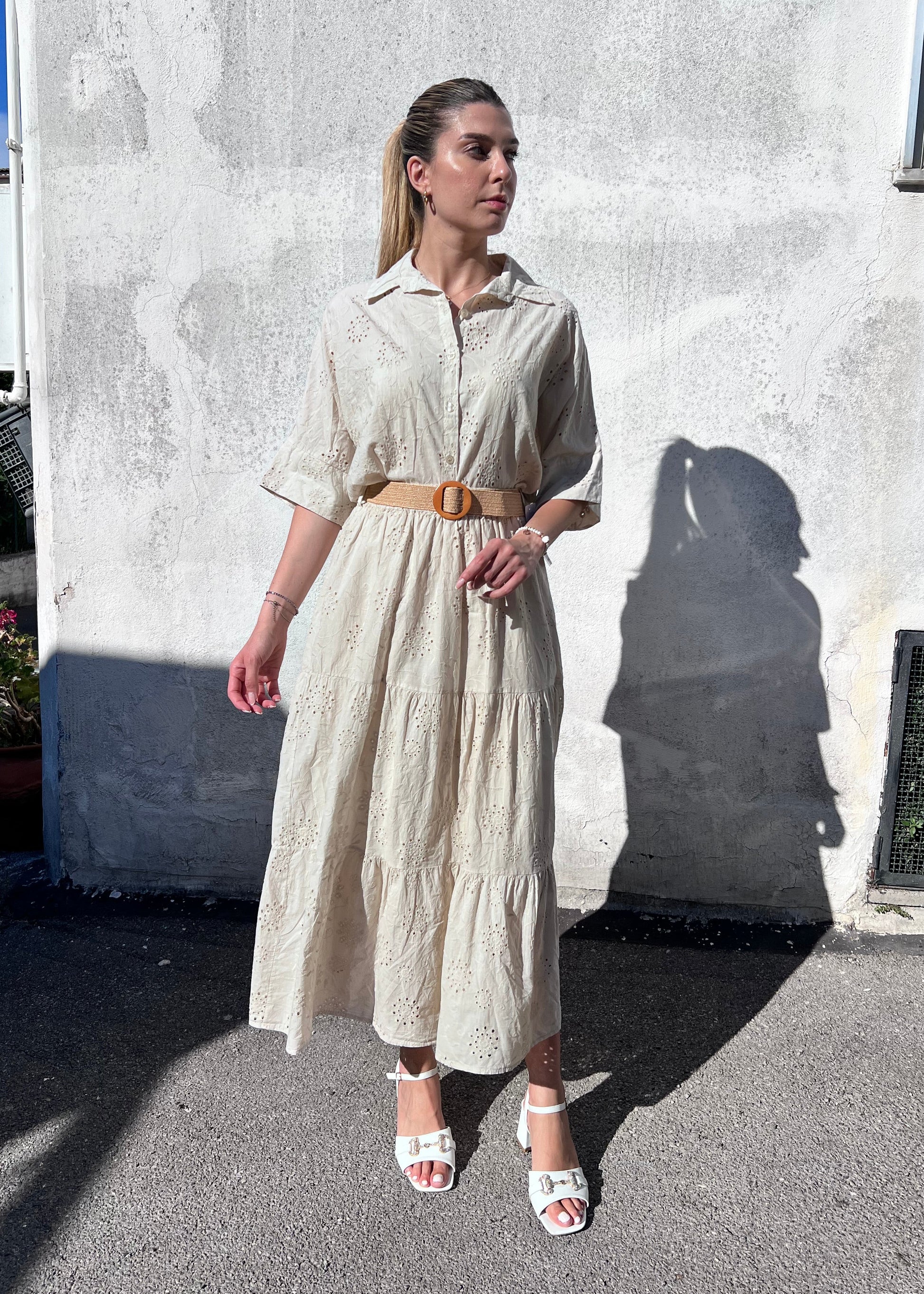 Completo donna in pizzo san gallo beige – camicia manica 3/4 e gonna lunga, Made in Italy
