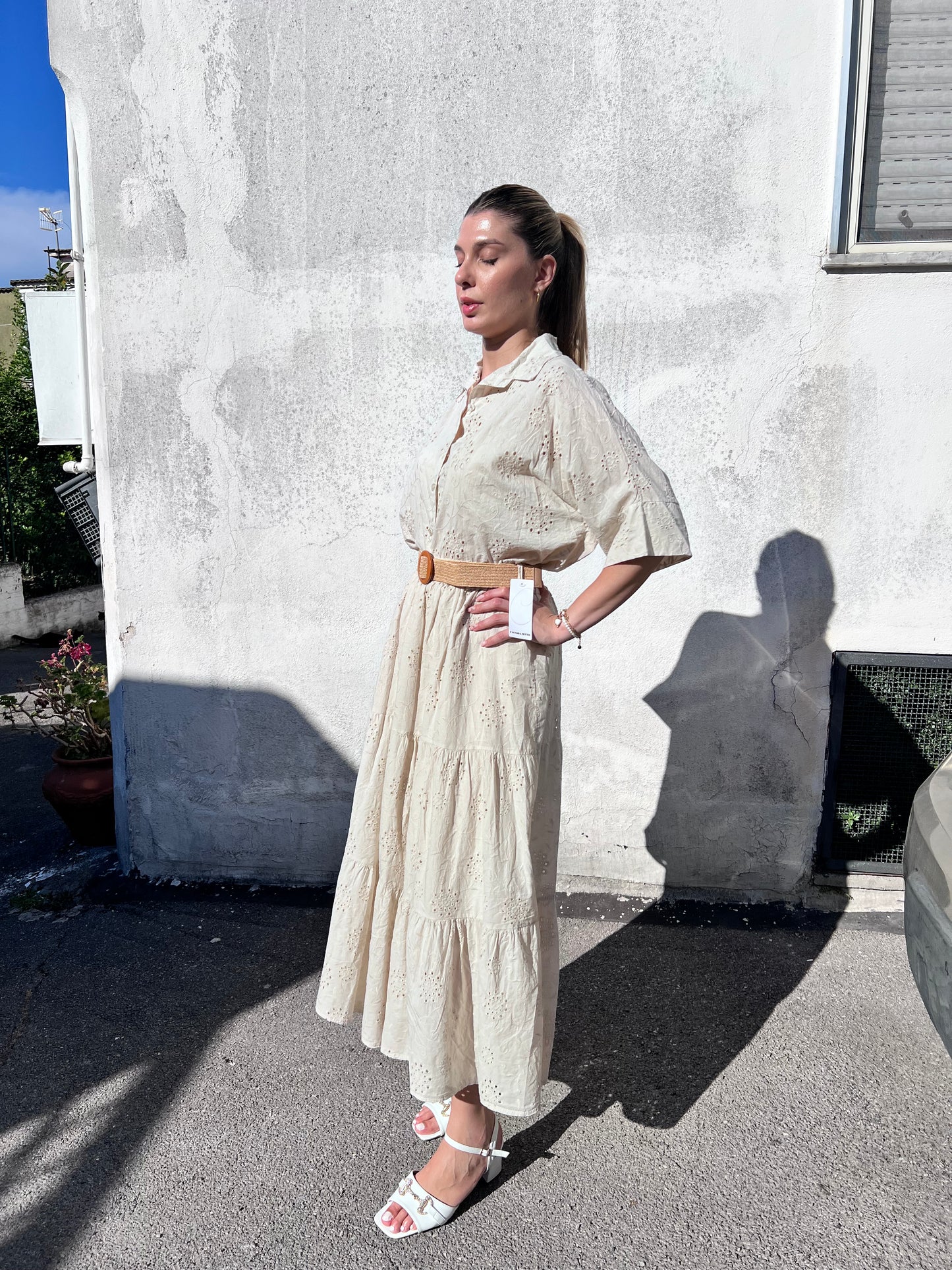 Coordinato donna in pizzo san gallo beige  – completo estivo taglia unica Frarò Shop - vista laterale
