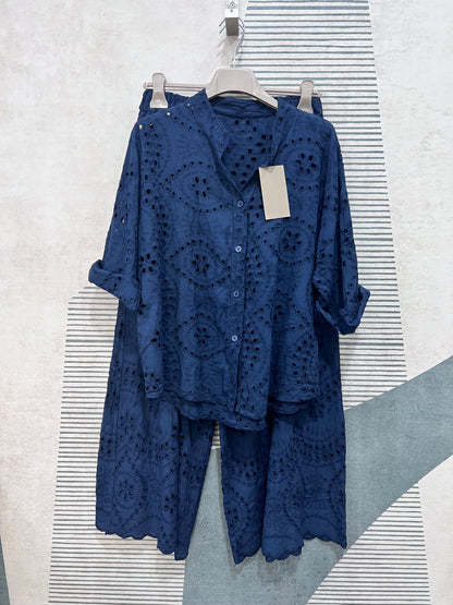 Coord set in pizzo san gallo donna colore blu – camicia manica 3/4 e pantalone a palazzo, Made in Italy