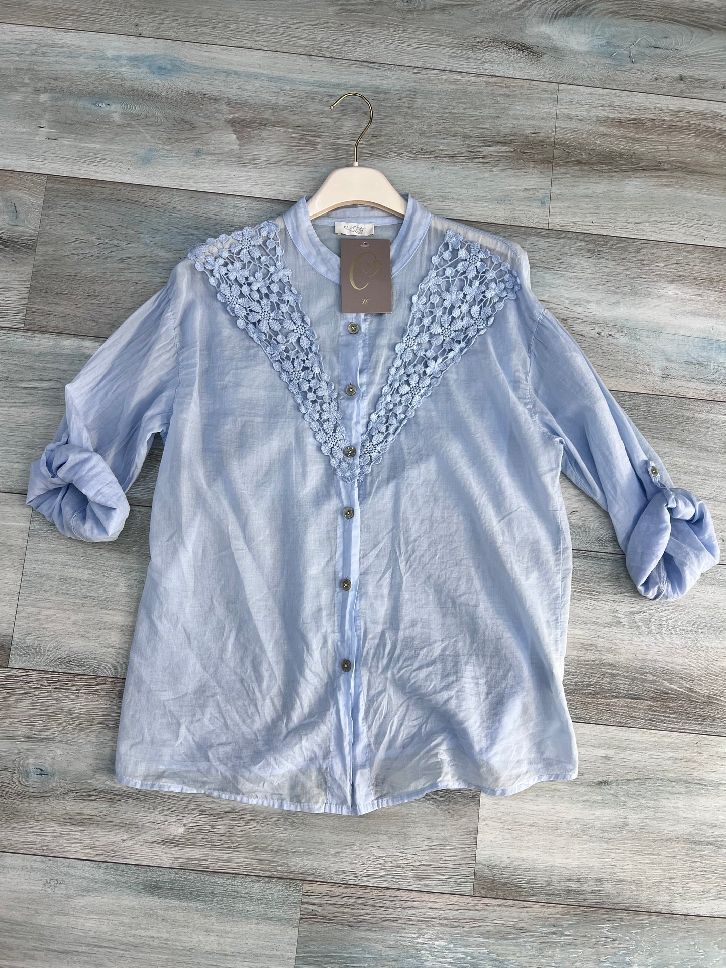 Camicia donna collo coreano manica 3/4 colore celeste in cotone leggero Made in Italy – Frarò

