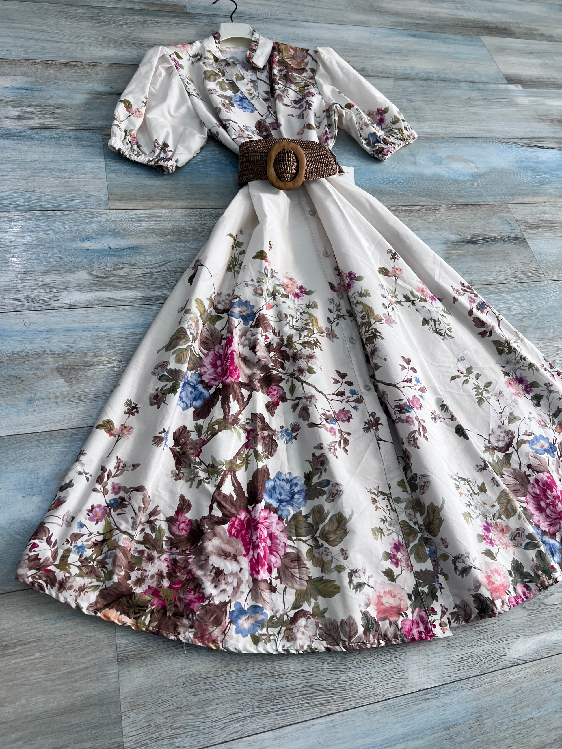 Abito donna bianco floreale con gonna ampia midi, fantasia botanica con peonie e fiori colorati, cotone leggero 100% Made in Italy, taglia unica
