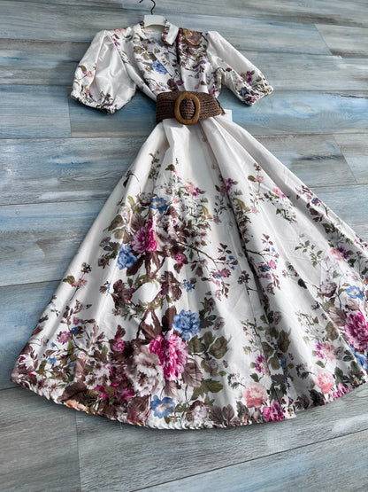 Abito donna bianco floreale con gonna ampia midi, fantasia botanica con peonie e fiori colorati, cotone leggero 100% Made in Italy, taglia unica
