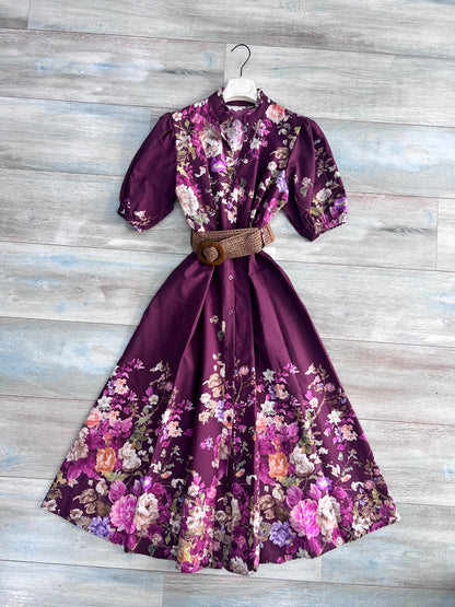 Abito donna floreale wine in cotone Made in Italy, vista frontale intera, collo coreana scollo a V con bottoni, mezza manica, gonna midi ampia
