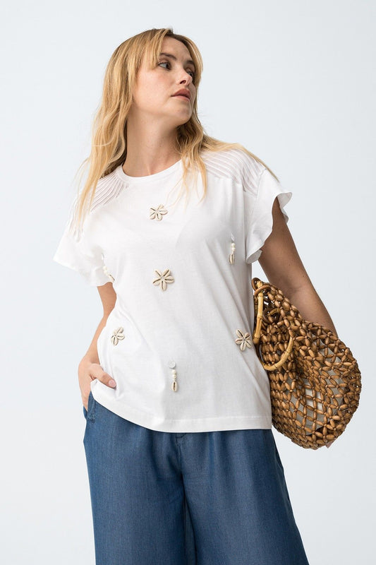 T-Shirt Aponi Donna – Bianca con Applicazioni Floreali e Spalle Texturizzate