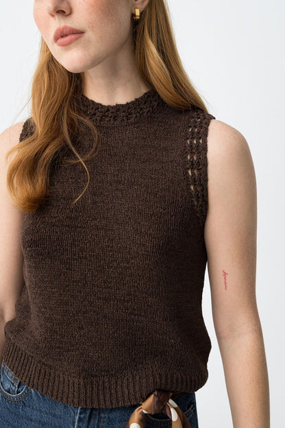 top donna baella Canotta micro forato cioccolato - dettaglio finiture collo