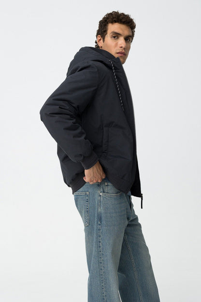 Giubbotto Belcher blu uomo - vista laterale con dettagli design moderno
