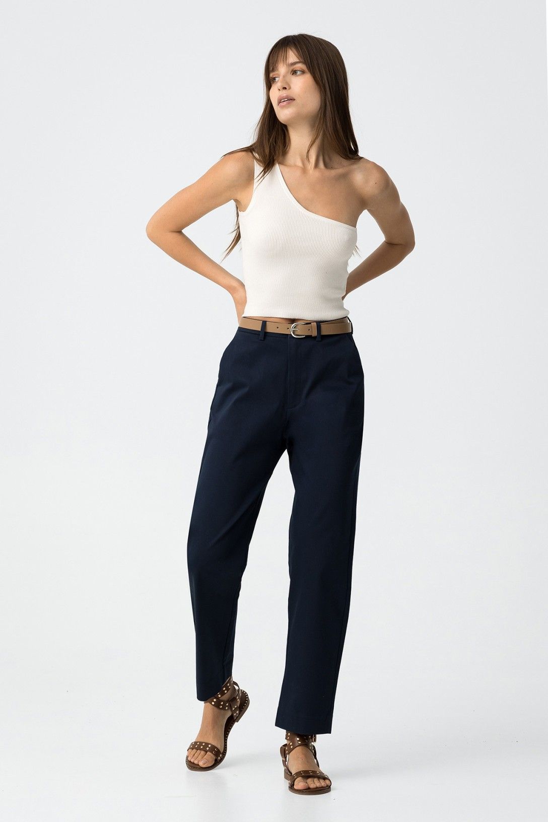 "Pantalone donna blu Tiffosi - vista laterale con tasche funzionali"